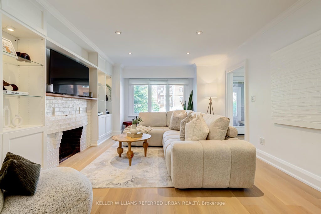 Photo of 2522 Lake Shore Boulevard W, Toronto, ON M8V 1E1 (MLS # W13783016)