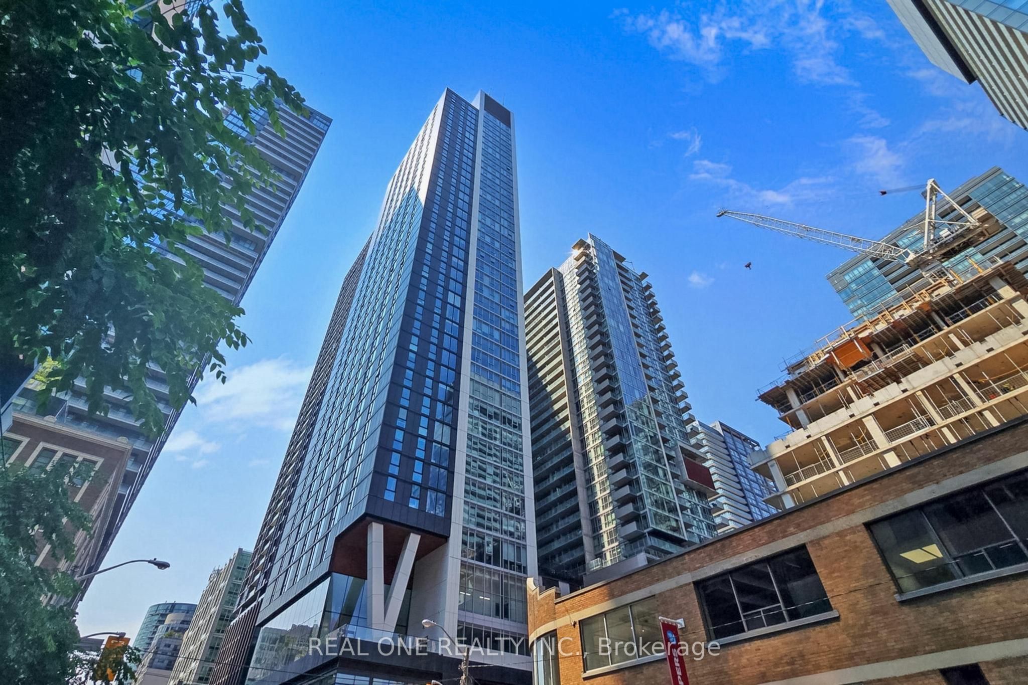 357 King Street W 3401