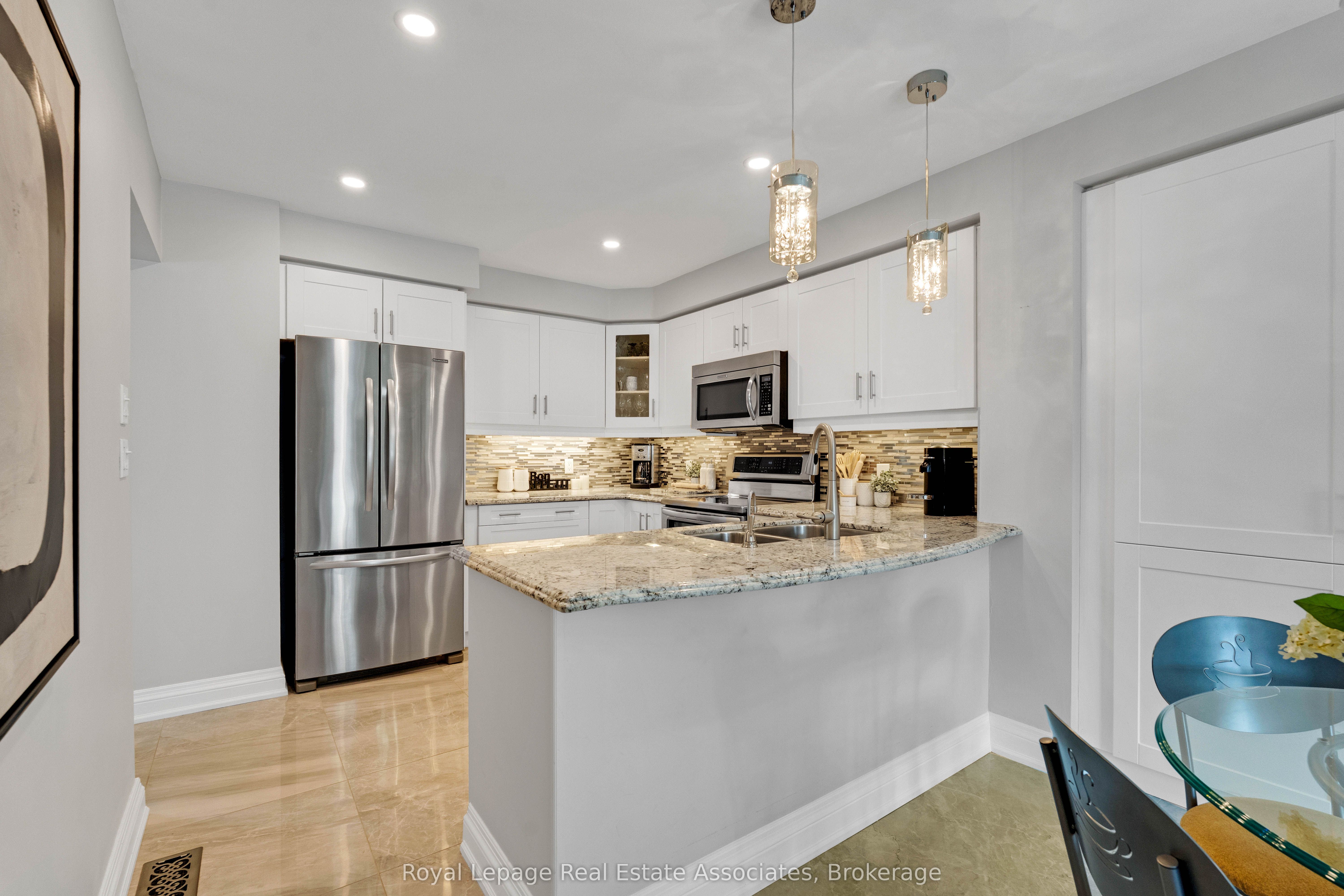 1905 Broad Hollow Gate 14