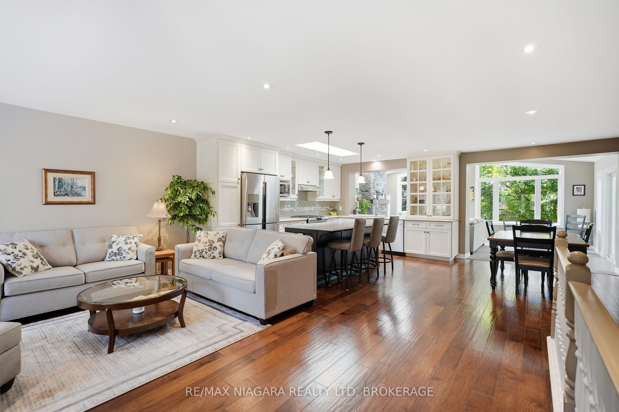 4 Vista Drive