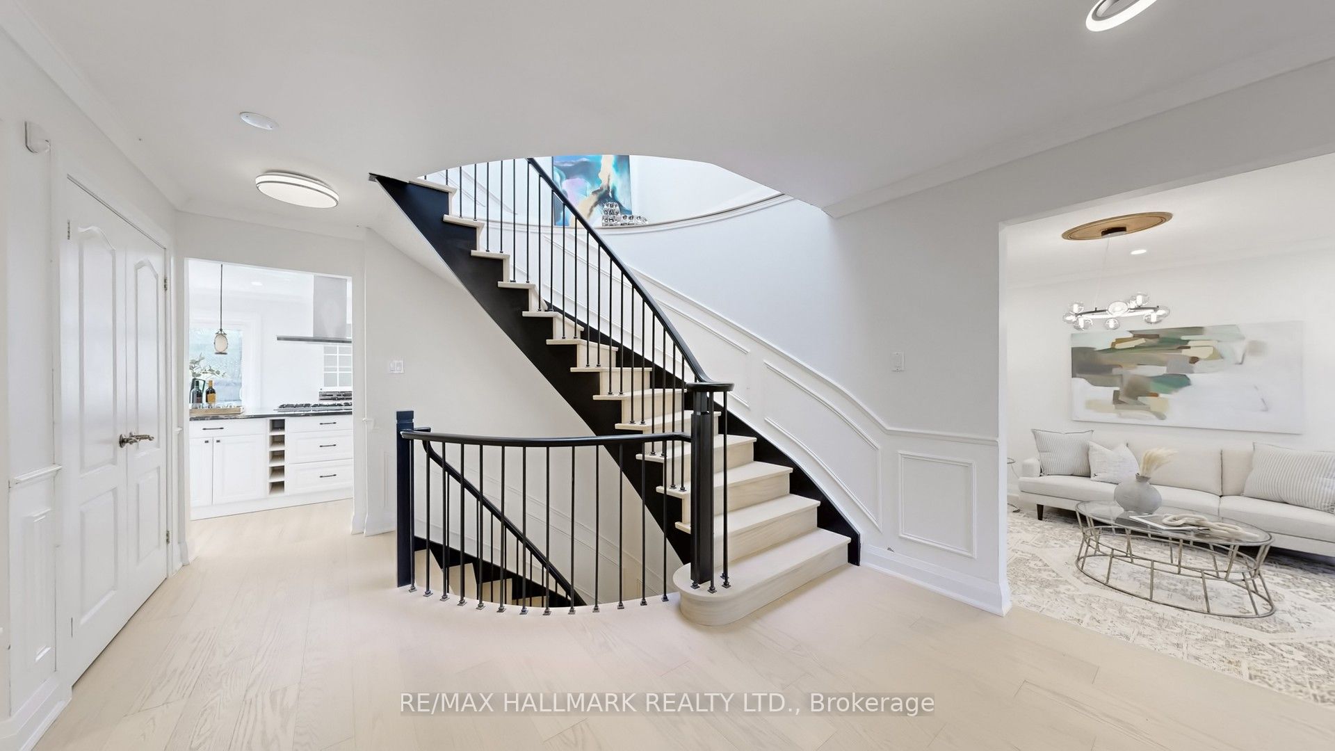 82 Windermere Crescent S