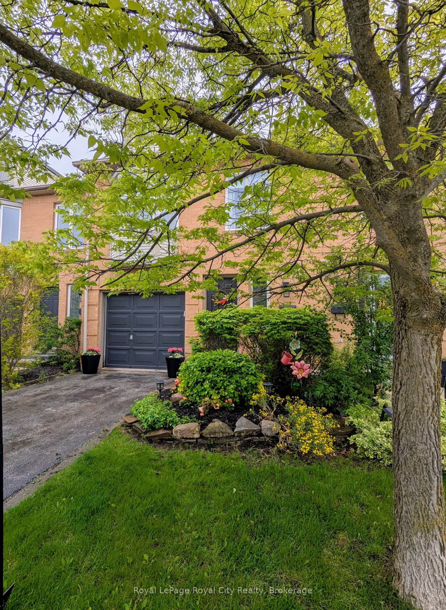 816 Village Green Boulevard