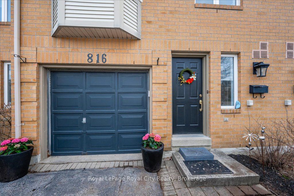 816 Village Green Boulevard