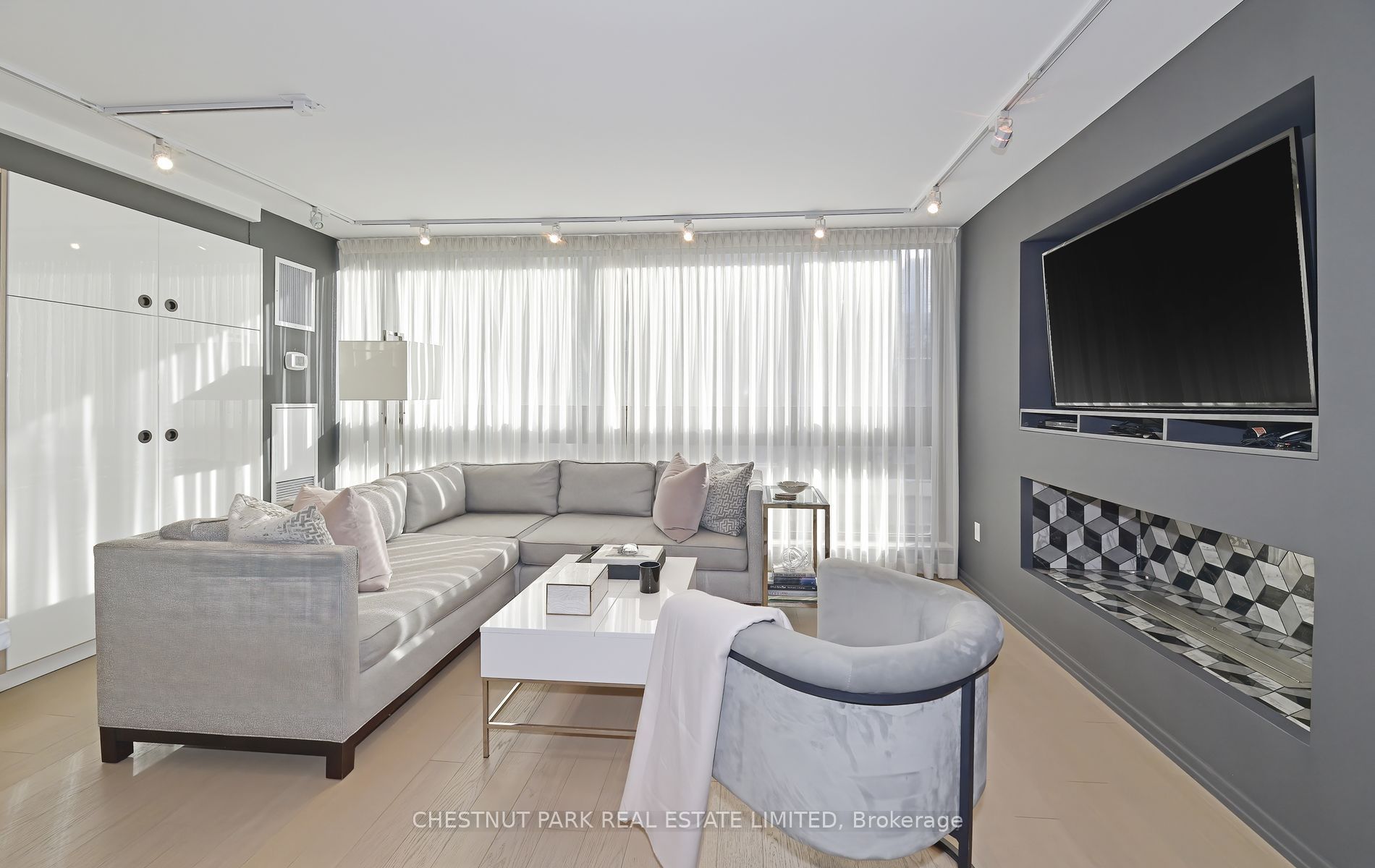 15 Mcmurrich Street 606