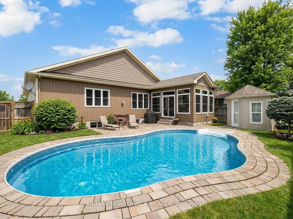 Photo of 36 Sinclair Avenue, Carleton Place, ON K7C 4V3 (MLS # X13237918)