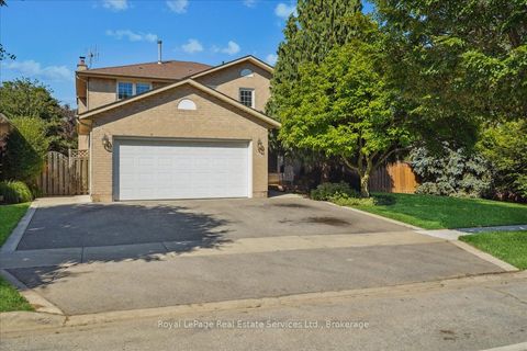 471 Deerhurst Drive Burlington ON L7L 5T4