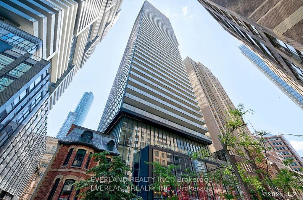 Photo of 15 Grenville Street #1702, Toronto, ON M4Y 0B9 (MLS # C12833656)