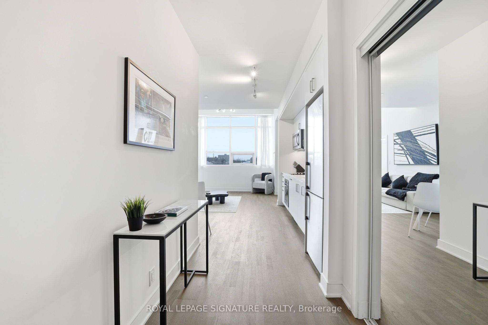 1575 Lakeshore Road W 472