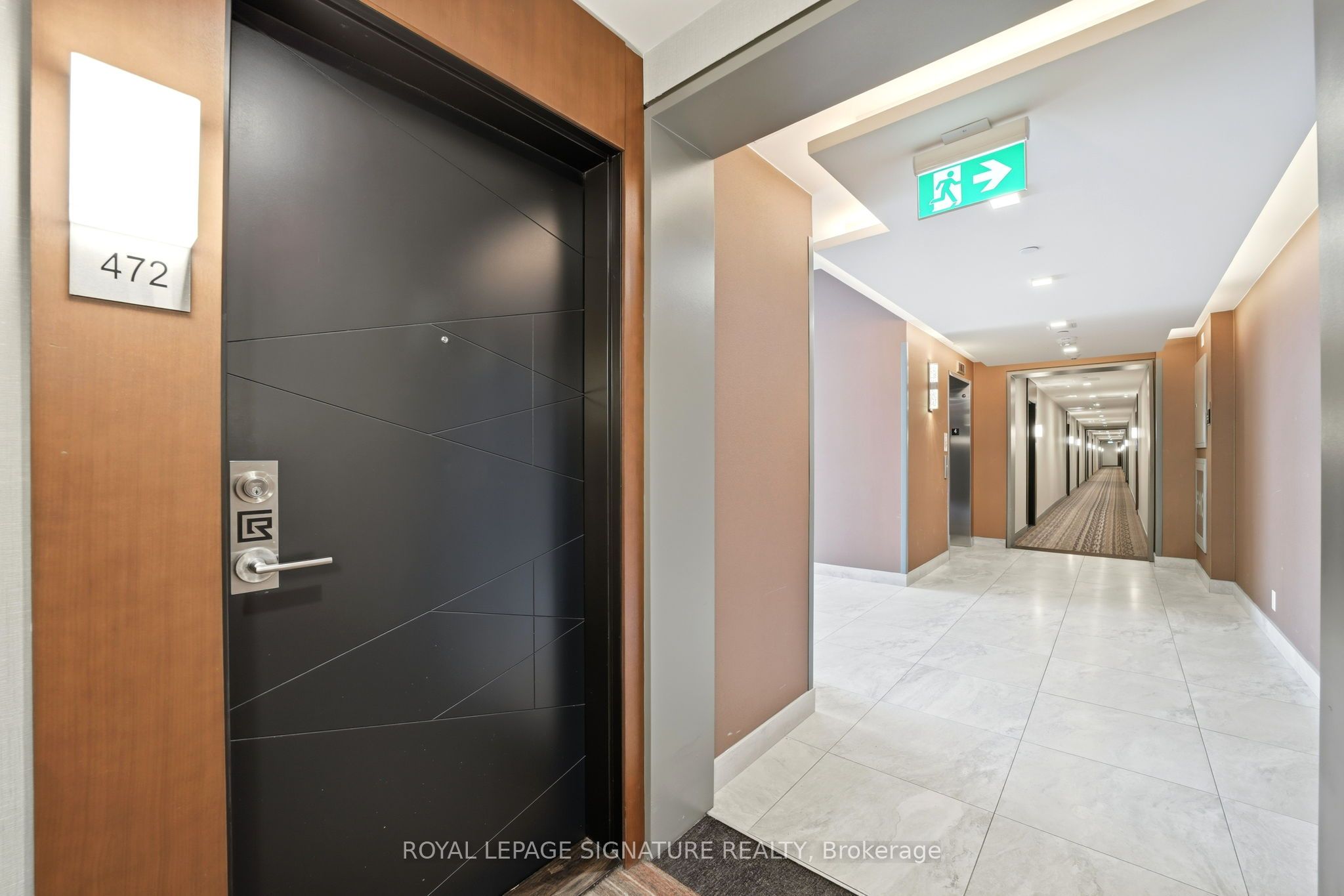 1575 Lakeshore Road W 472