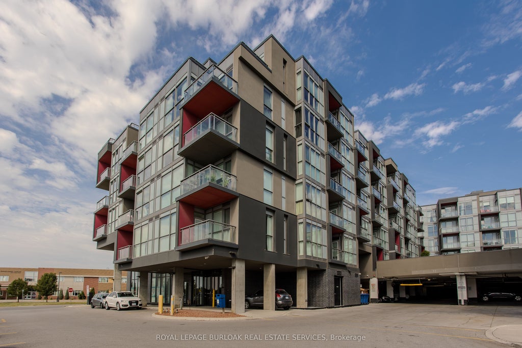 Photo of 5220 Dundas Street #D509, Burlington, ON L7L 0J4 (MLS # W14130270)