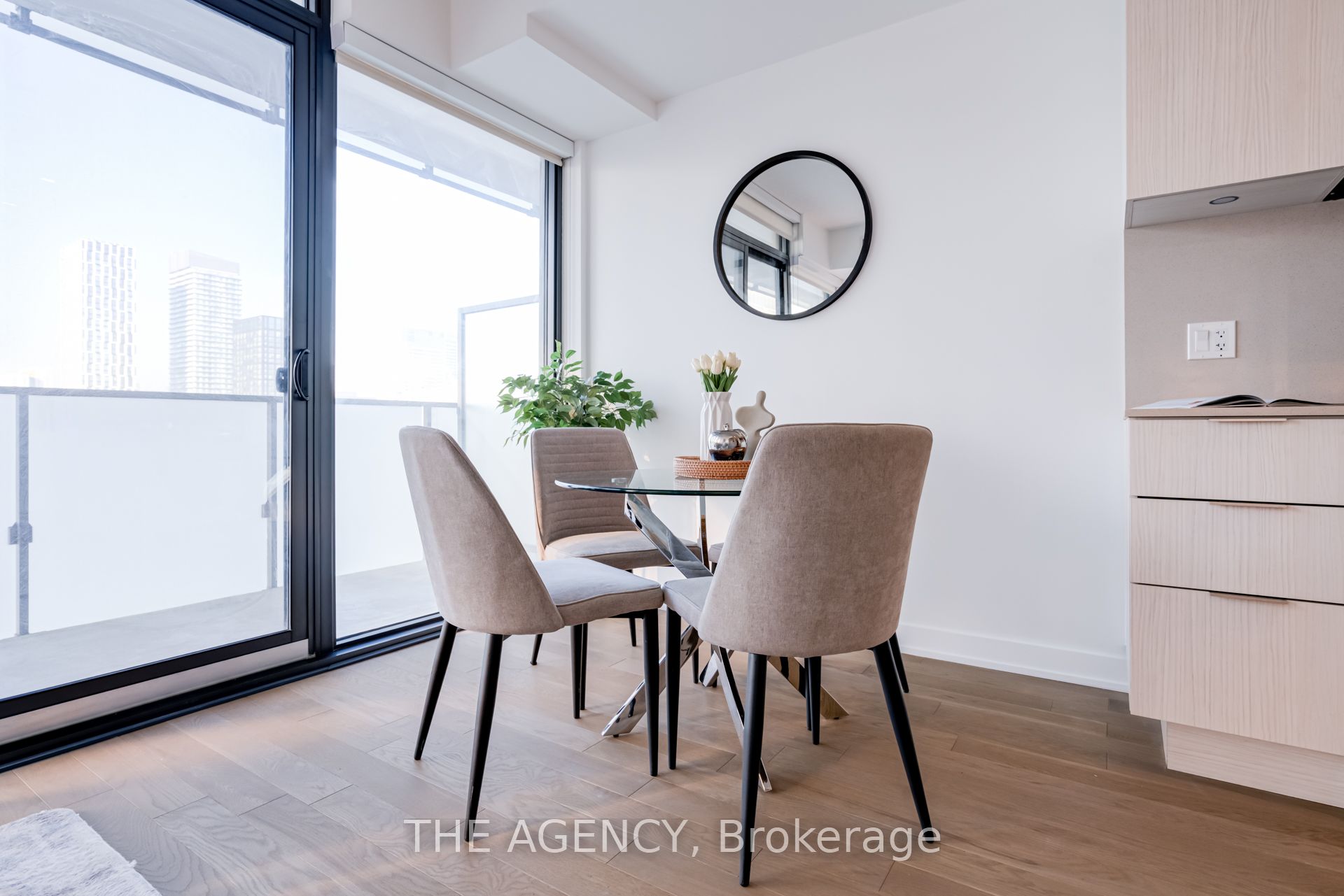 25 Richmond Street E 2214