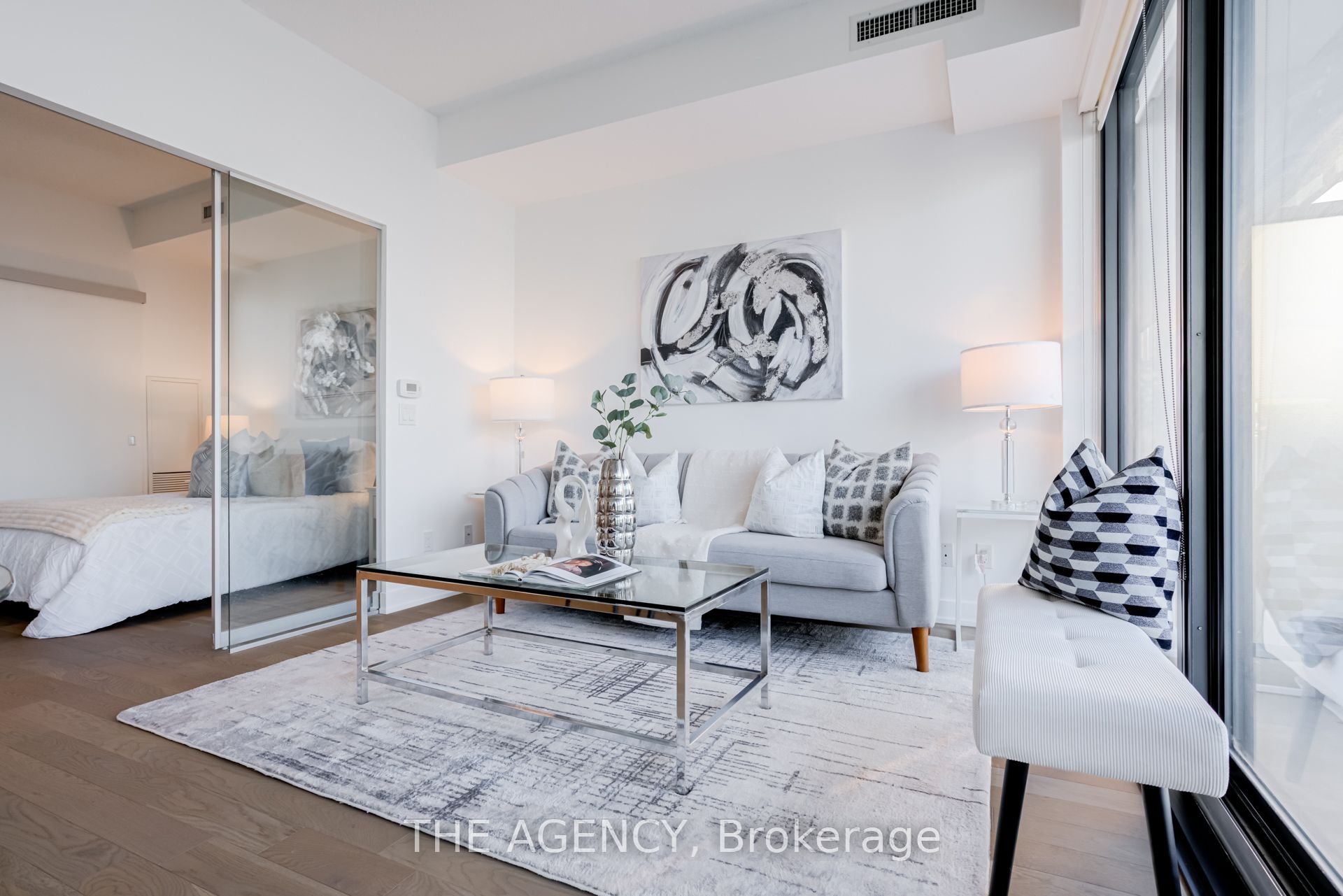 25 Richmond Street E 2214