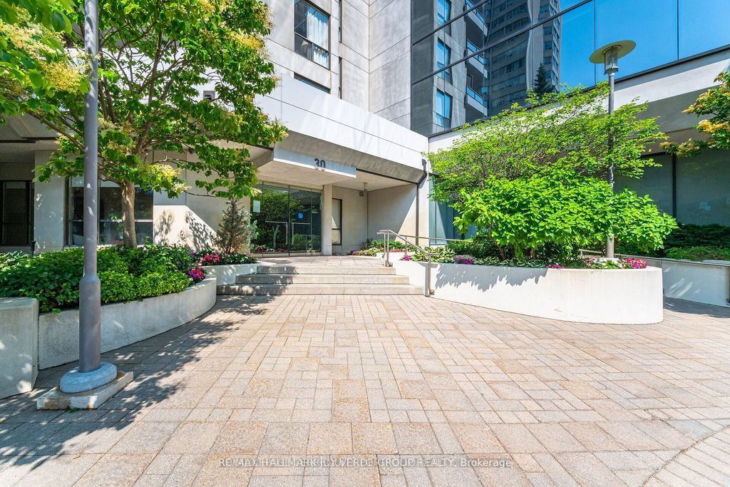 Photo of 30 Holly Street #906, Toronto, ON M4S 3B1 (MLS # C13082594)