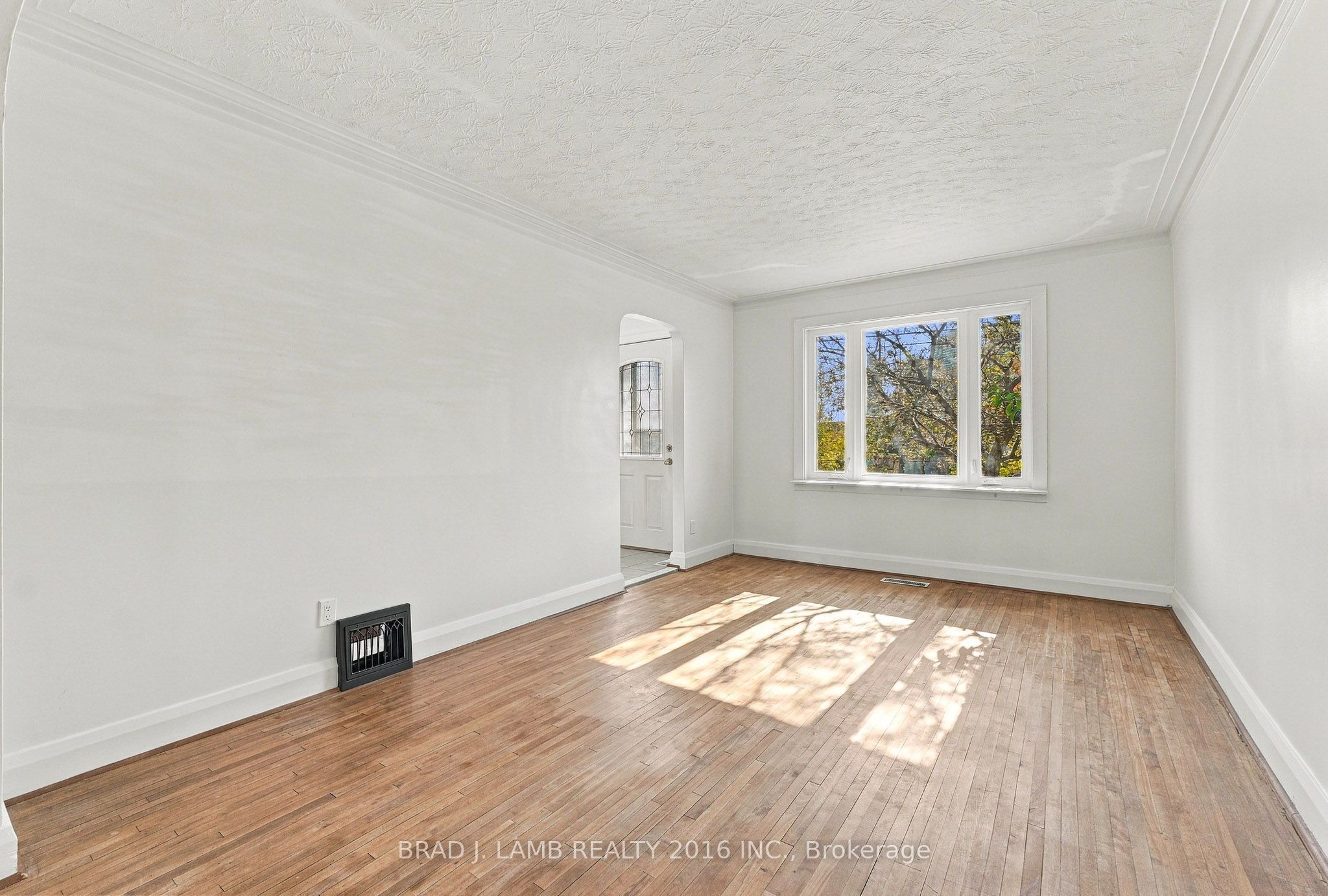 256 The Queensway N/A