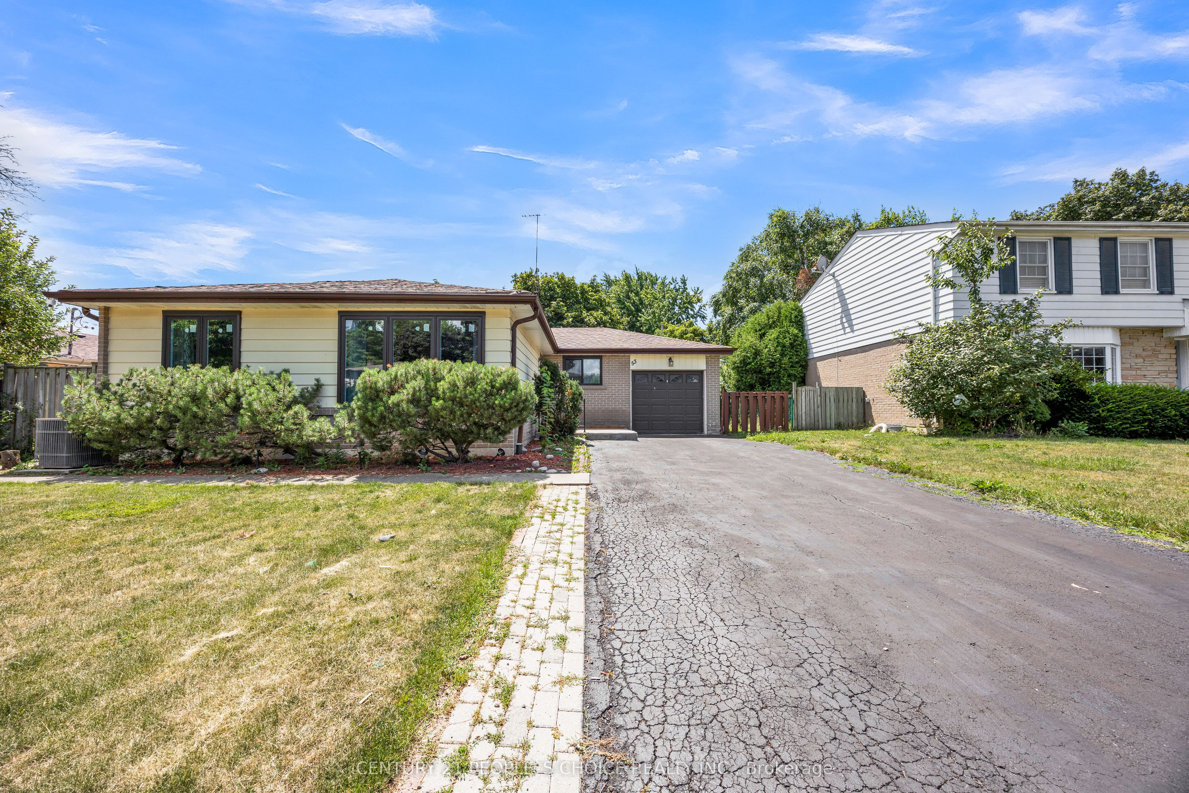 53 Brookland Drive W