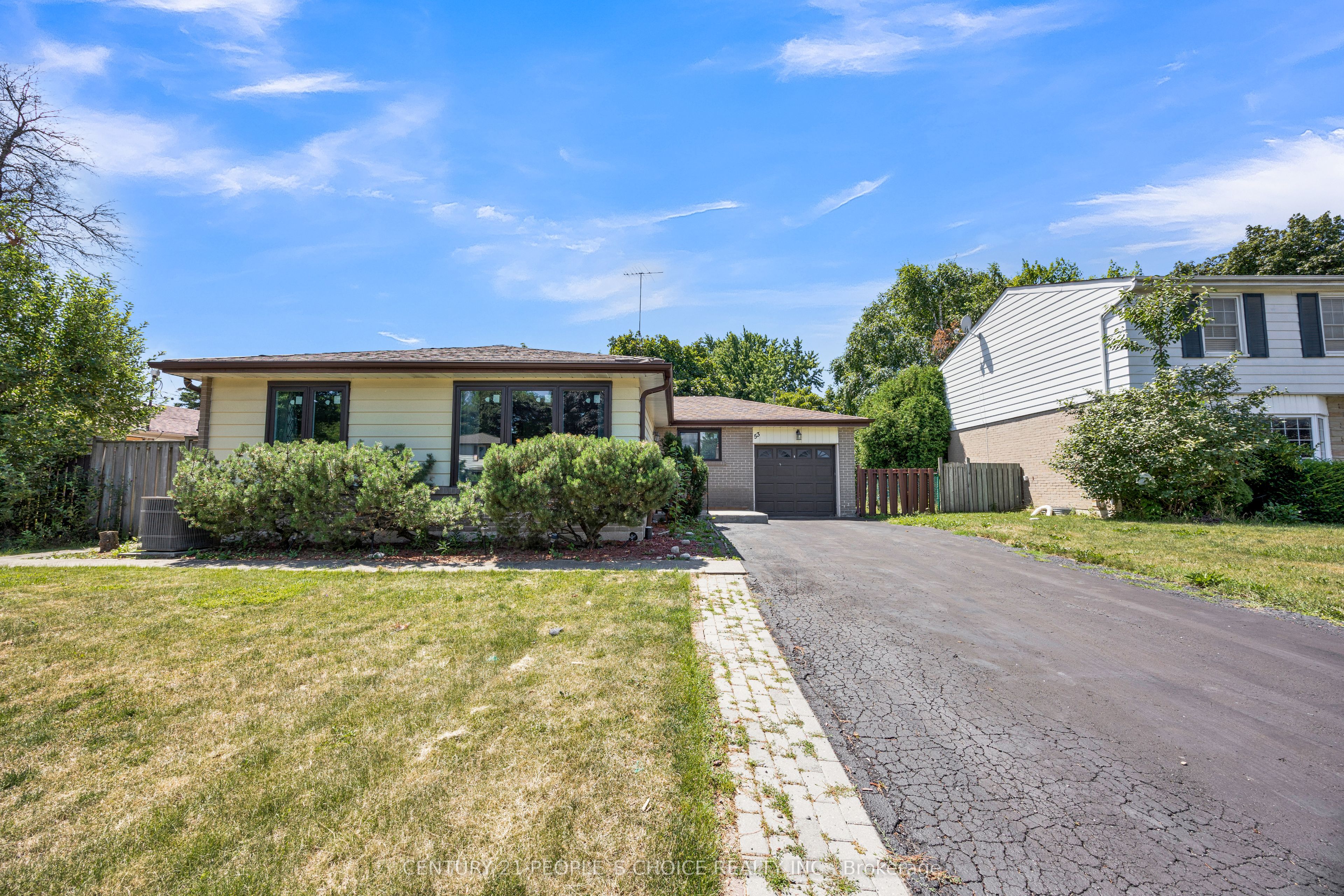 53 Brookland Drive W