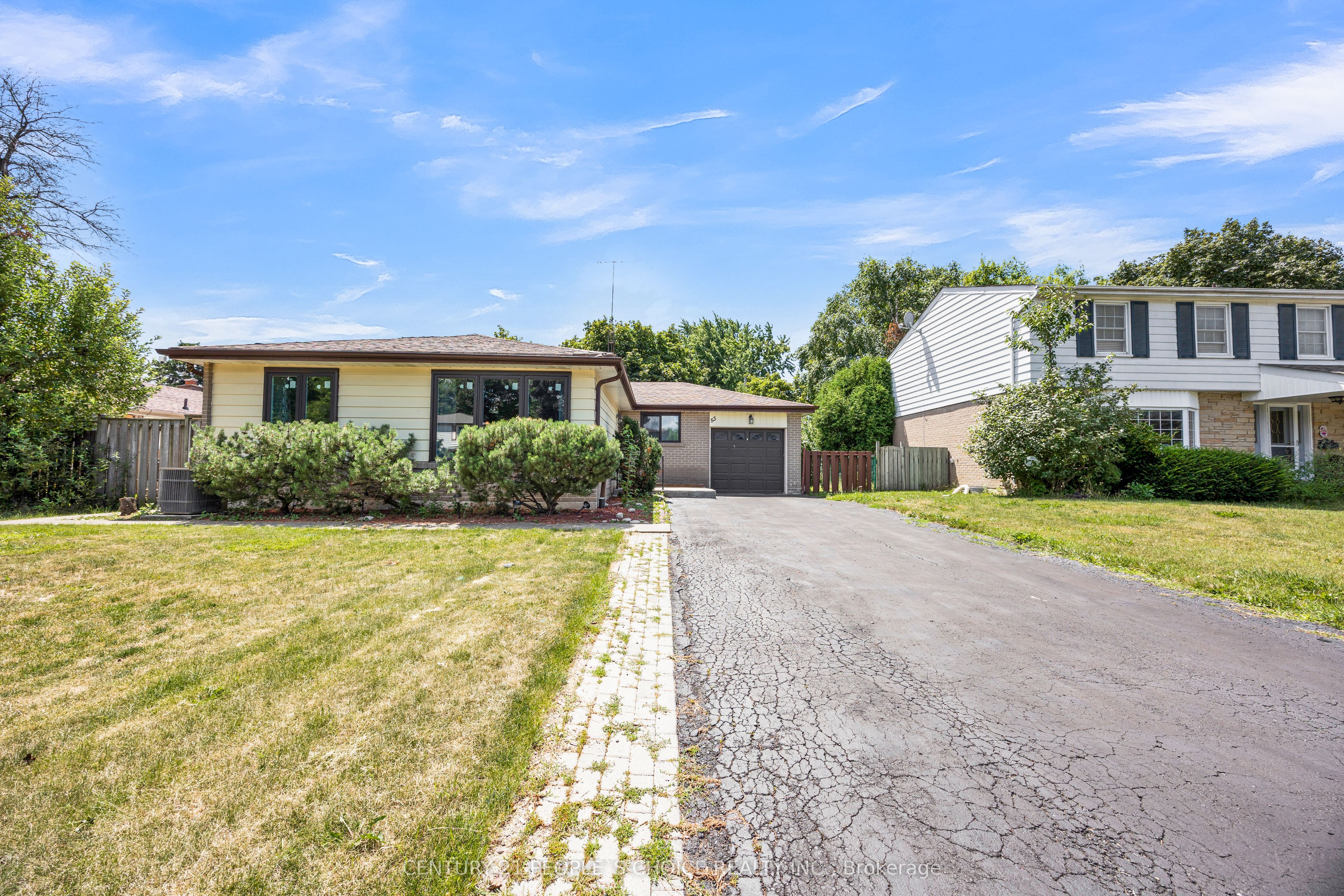 53 Brookland Drive W