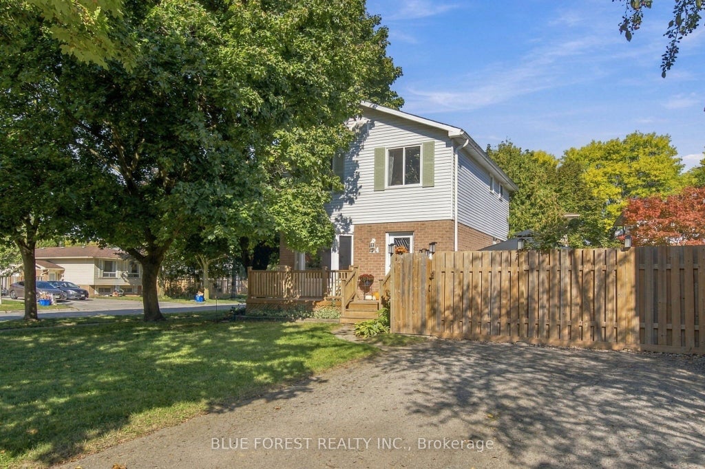 Photo of 114 HEARTHSIDE Place, London East, ON N5V 3N1 (MLS # X14084900)