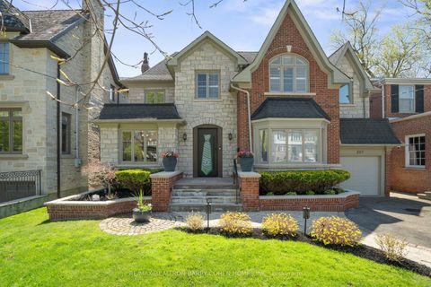 Photo of 267 St Leonards Avenue, Toronto, ON M4N 1K9 (MLS # C12480988)
