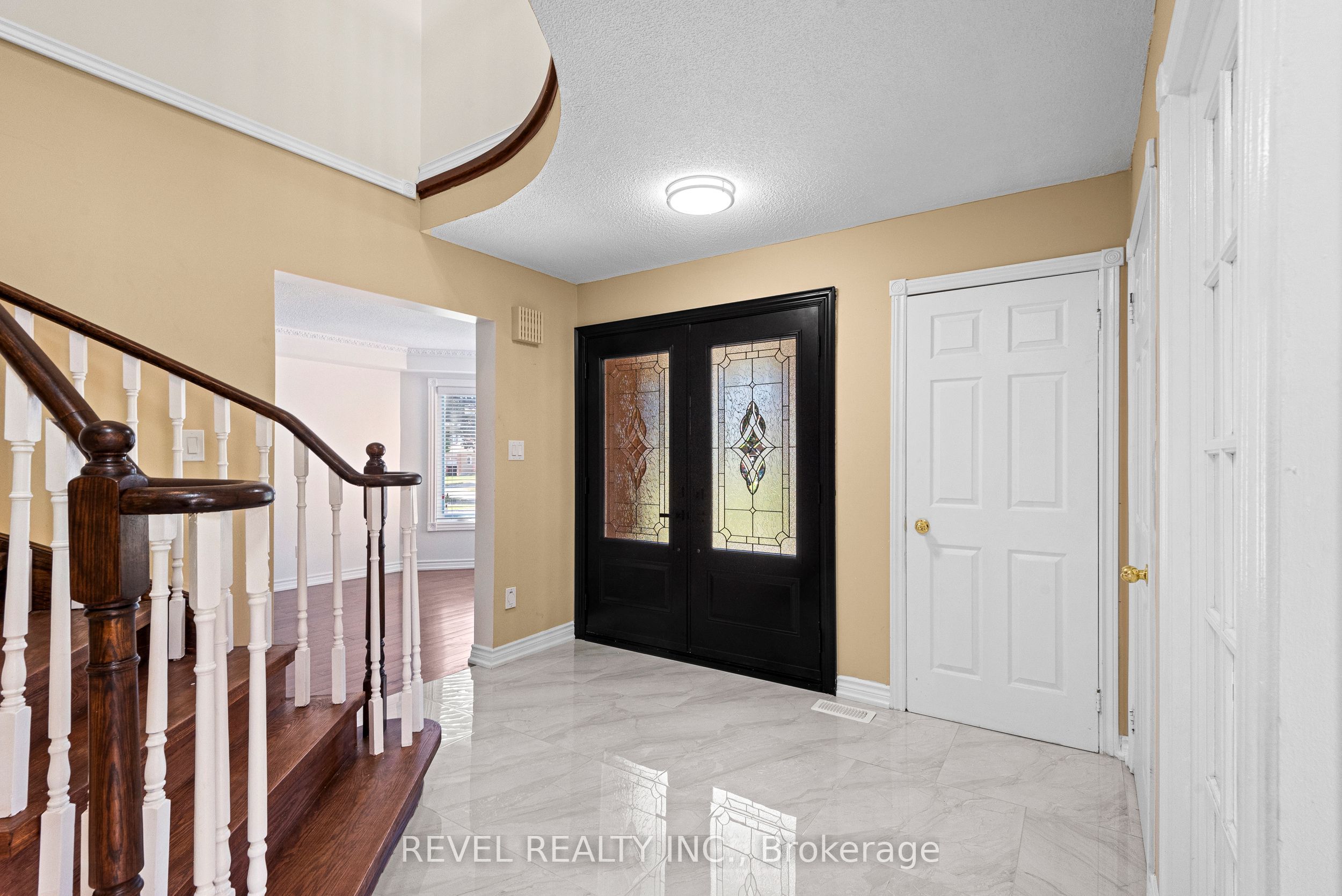 1005 Sandcliff Drive