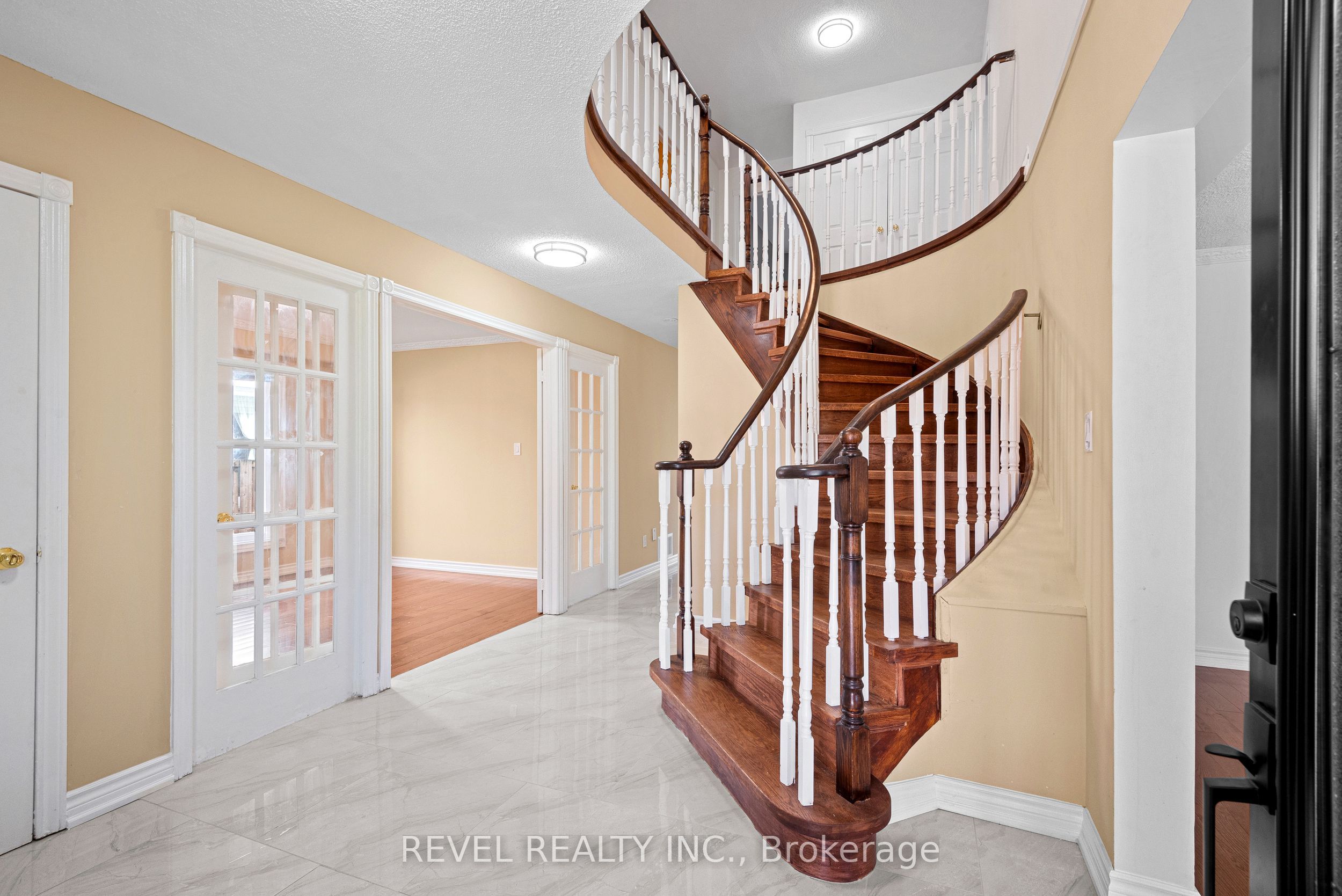 1005 Sandcliff Drive