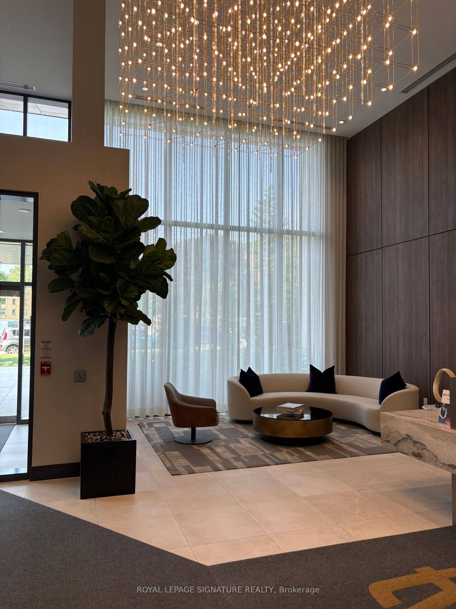 293 The Kingsway N/A 420