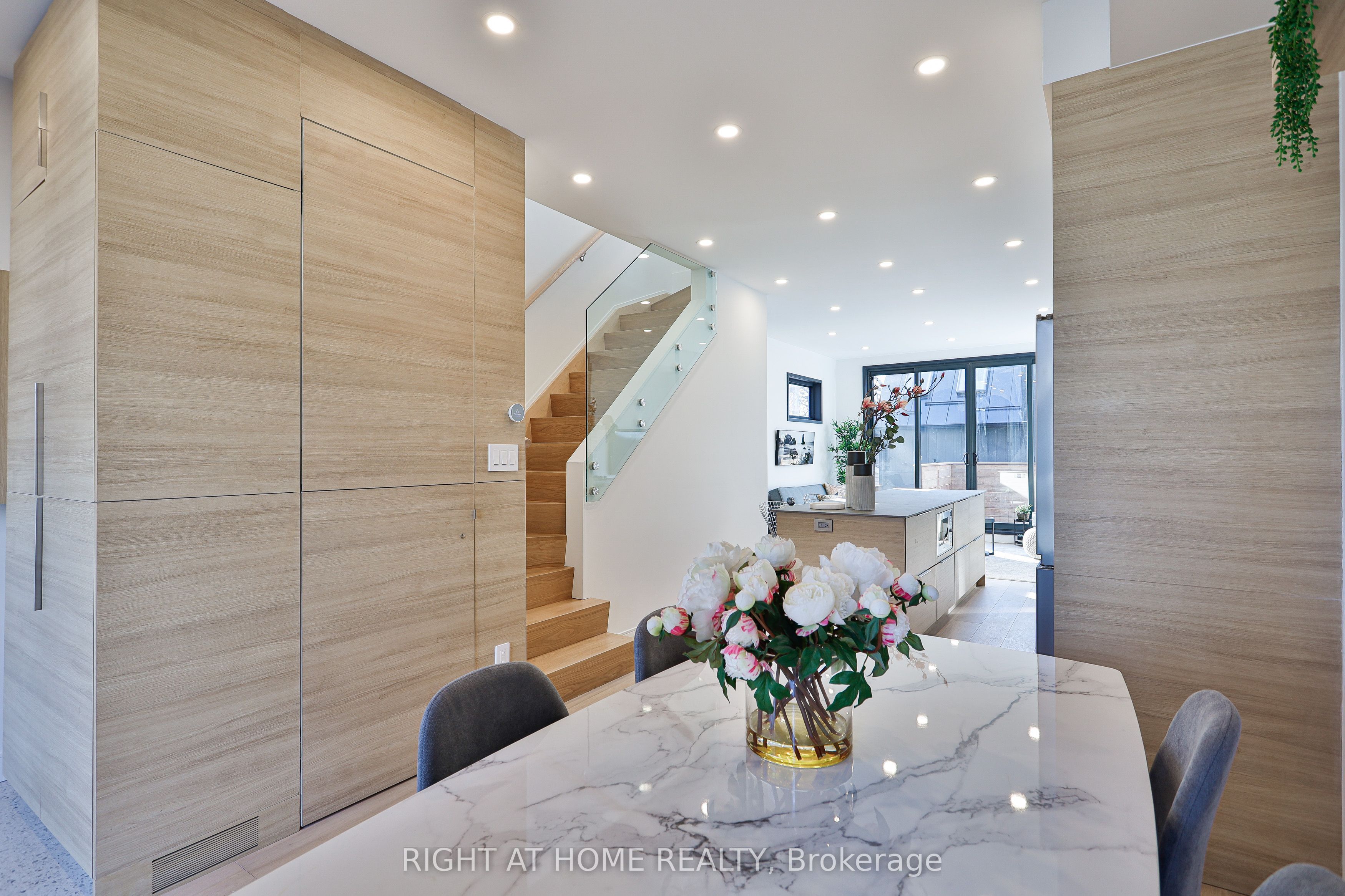 11 Merrill Avenue W MAIN AND LANEWAY