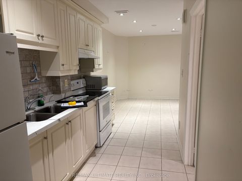 1269 Dufferin Street Lower Toronto ON M6H 4C2