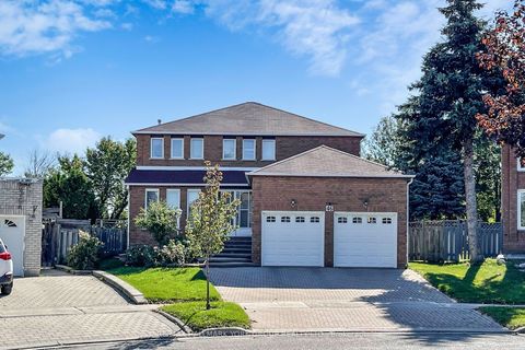 46 Finchley Circle Markham ON L3R 8S4
