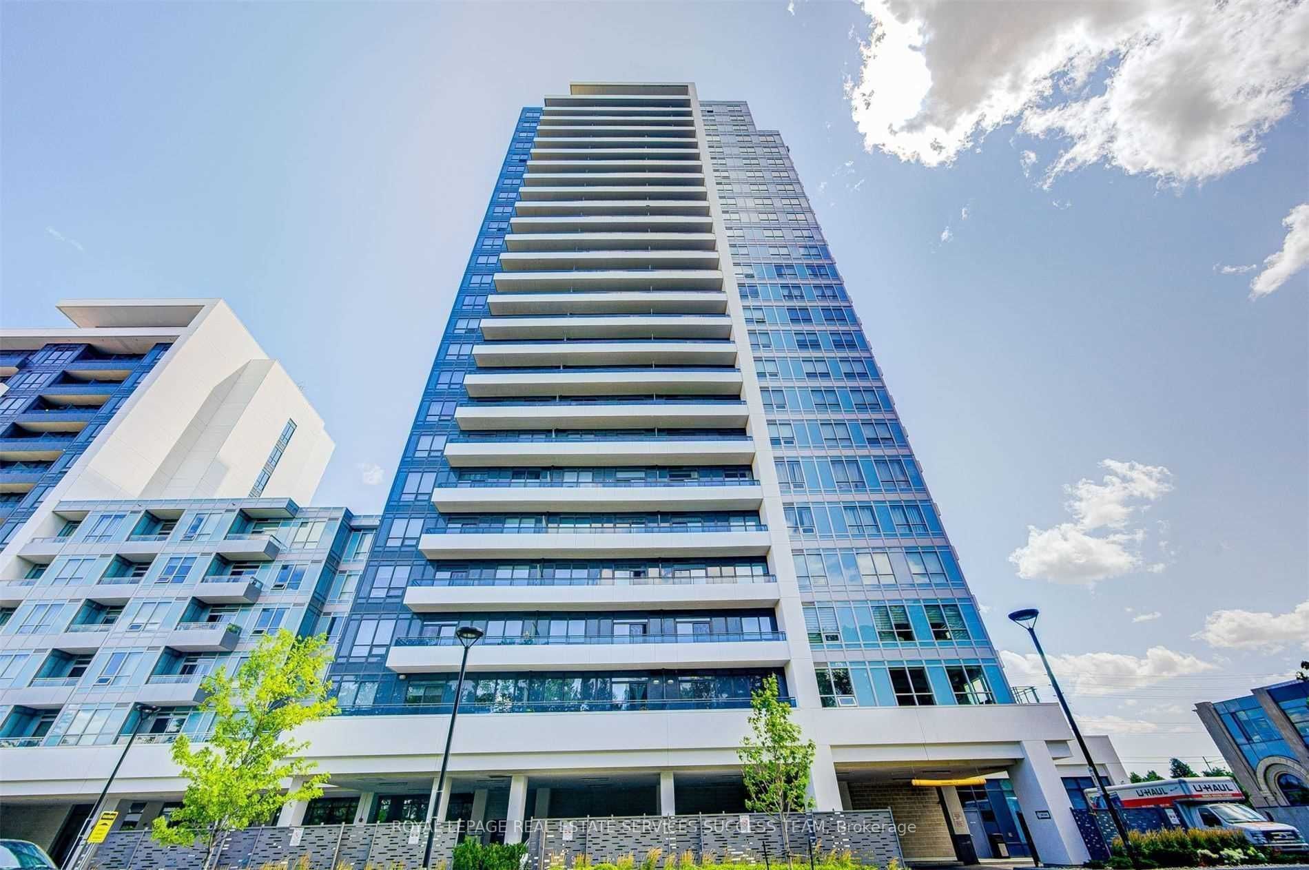 7890 Bathurst Street 2002