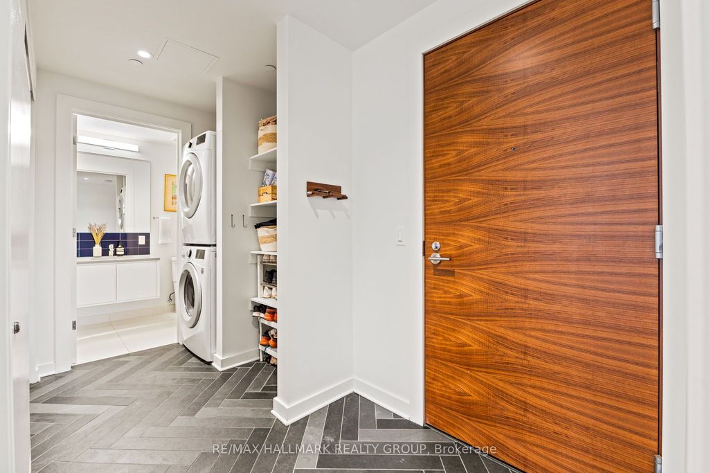 Photo of 135 Barrette Street #207, Vanier and Kingsview Park, ON K1L 7Z9 (MLS # X12860398)