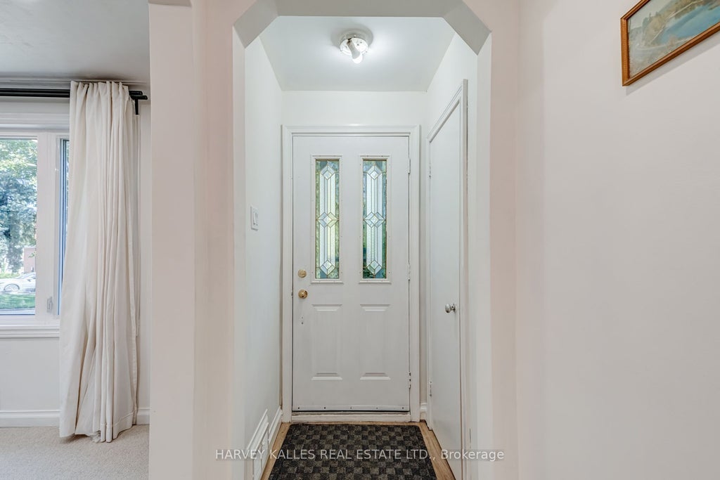 Photo of 8 Crown Court, Toronto, ON M8Z 4V4 (MLS # W13825620)