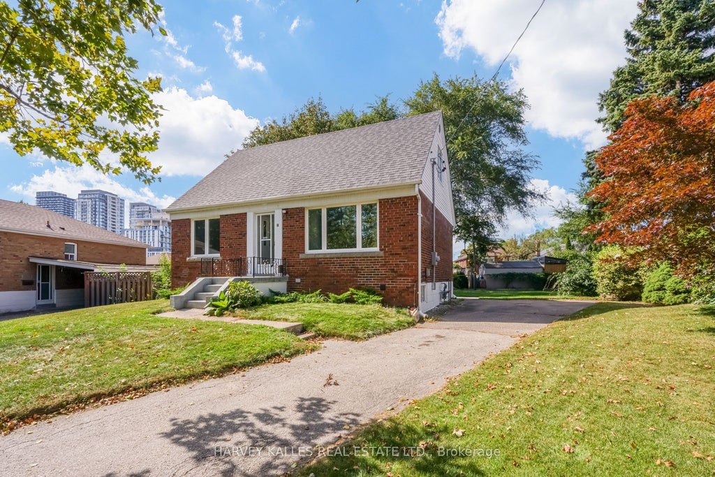 Photo of 8 Crown Court, Toronto, ON M8Z 4V4 (MLS # W13825620)
