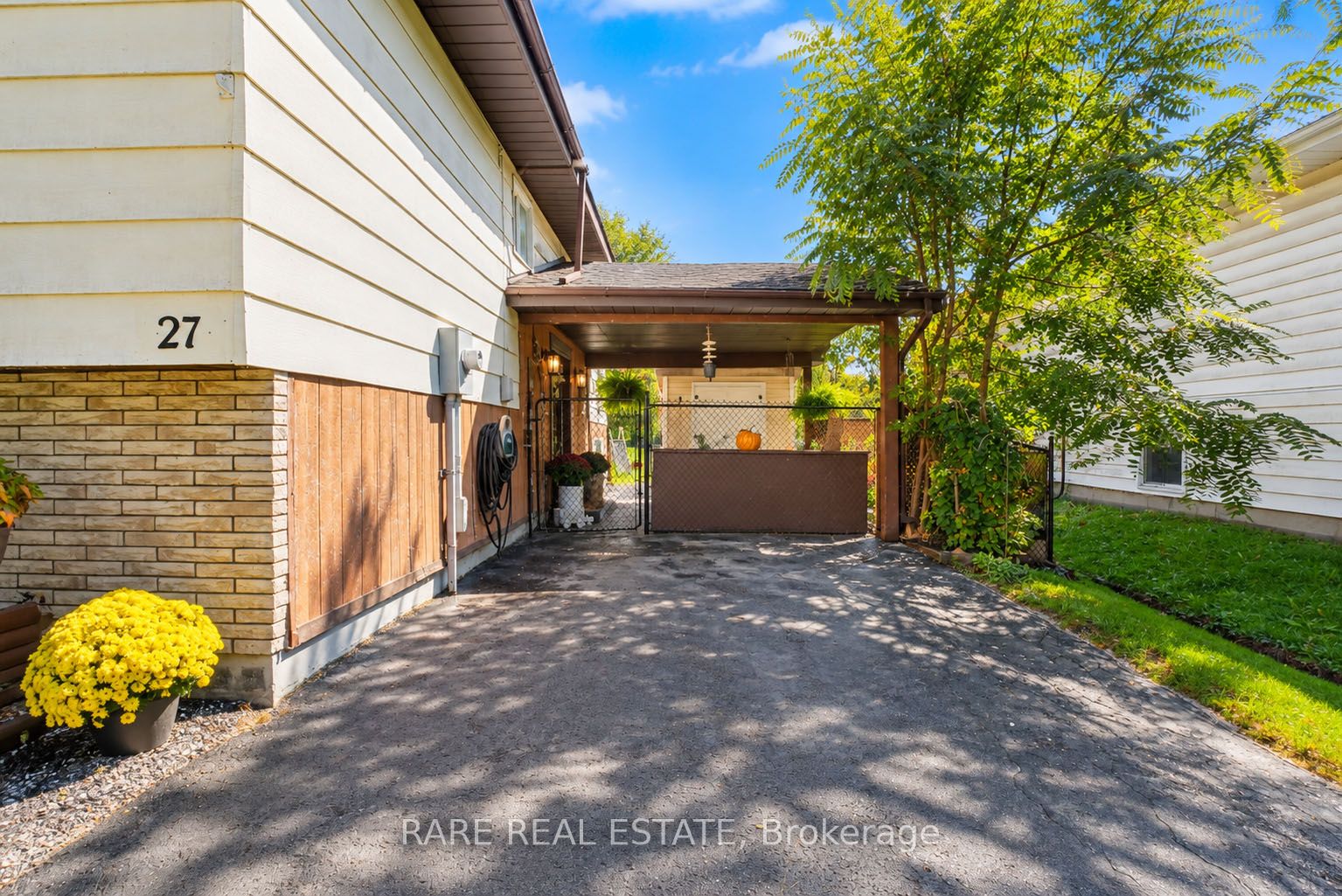 27 Sheppard Street