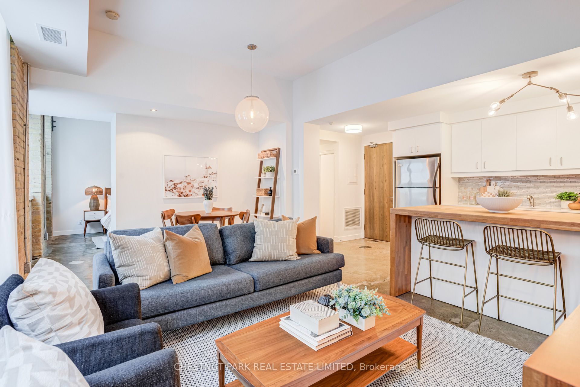 201 Carlaw Avenue 225