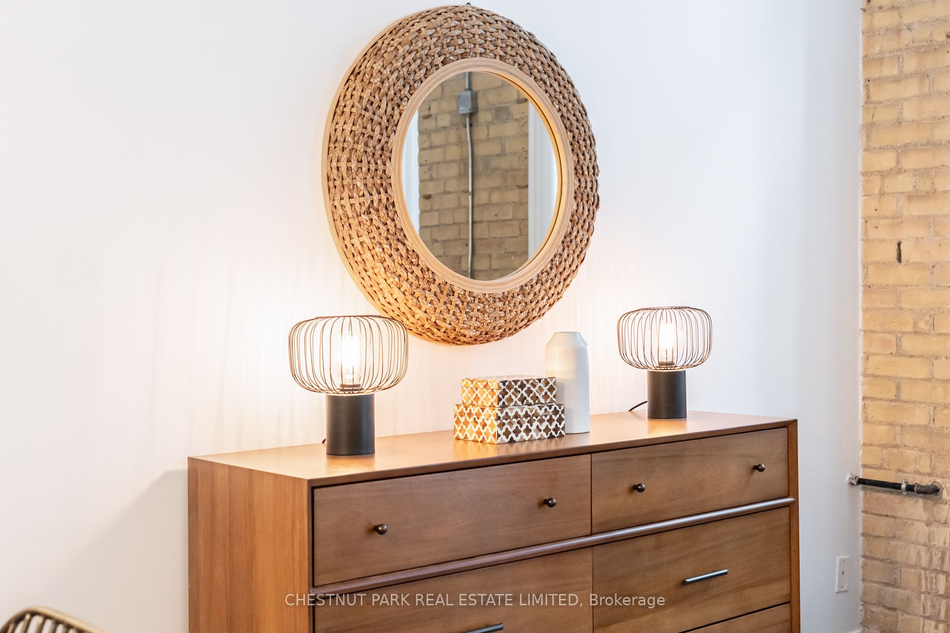 201 Carlaw Avenue 225