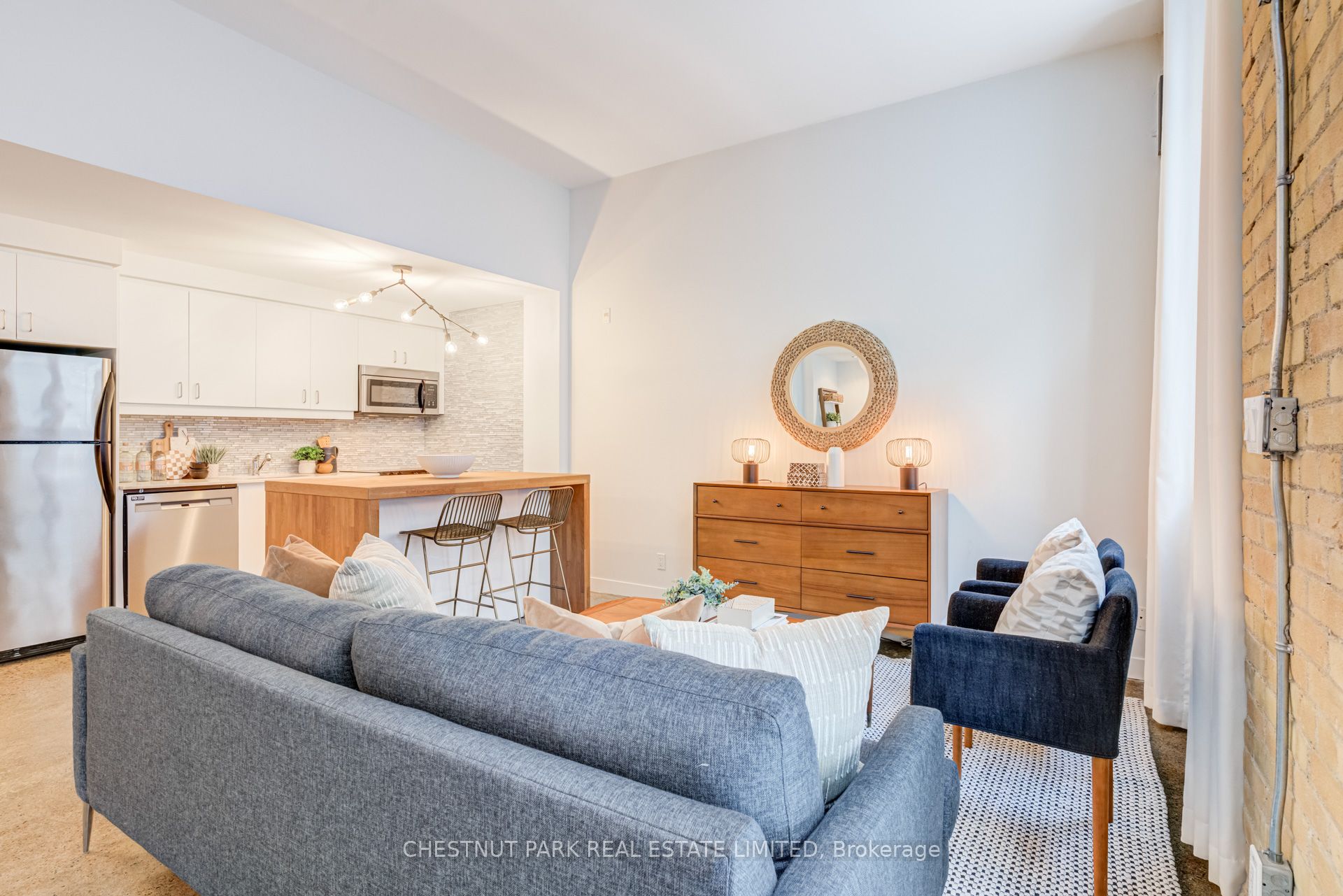 201 Carlaw Avenue 225