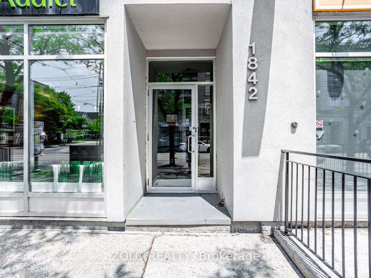 1842 Queen Street E 304