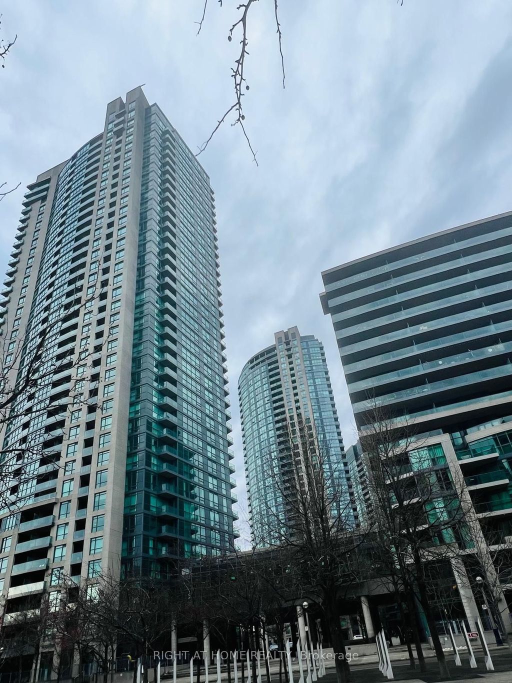 Photo of 209 Fort York Boulevard #1158, Toronto, ON M5V 4A1 (MLS # C12643480)