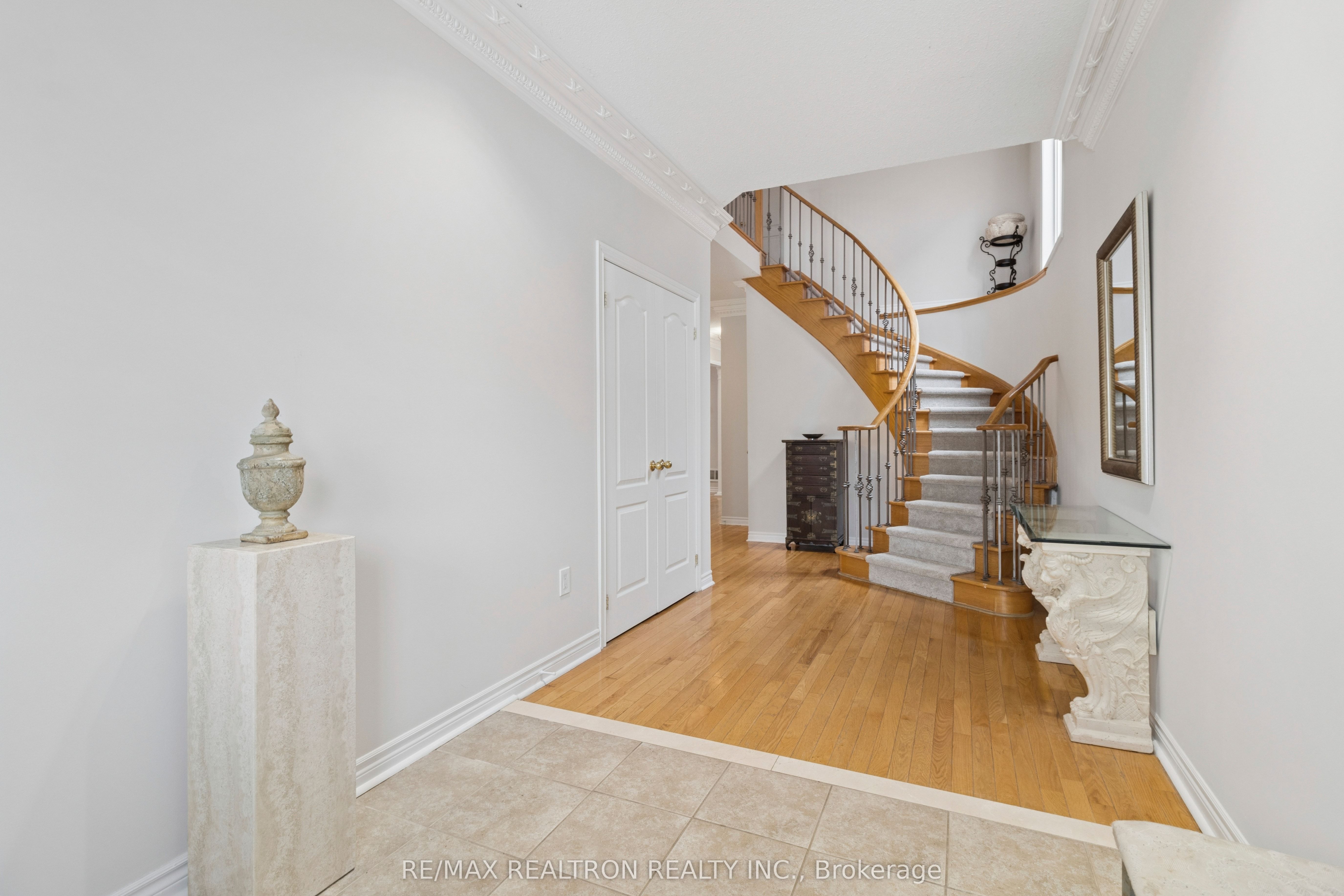 32 Brackenwood Avenue