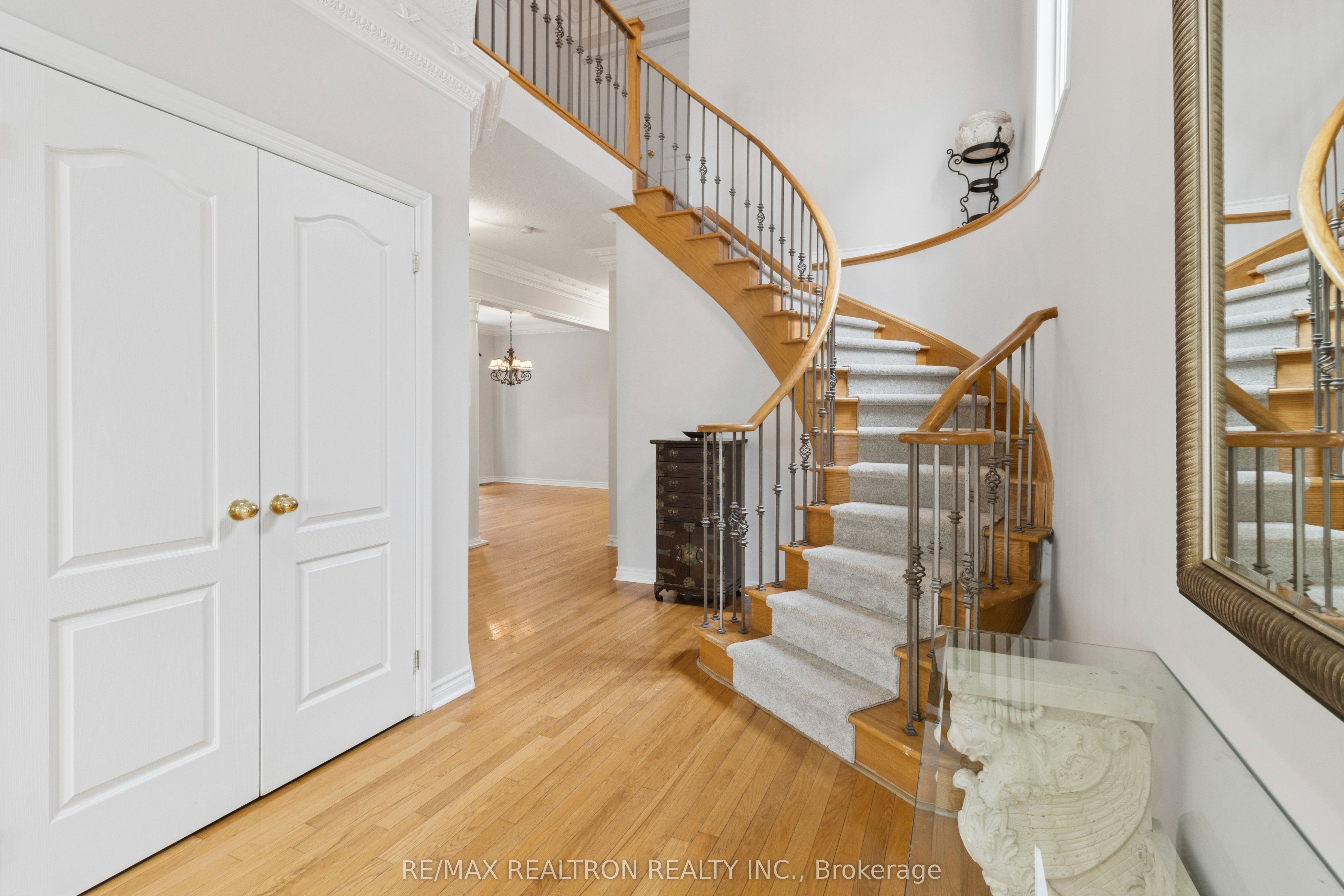 32 Brackenwood Avenue