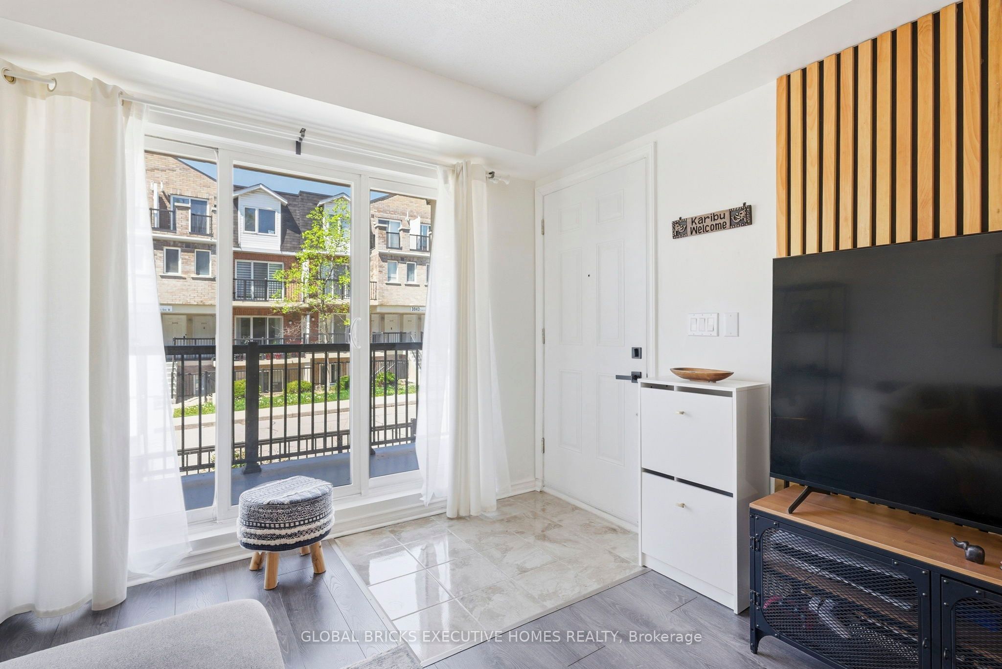 3041 Finch Avenue W 2054