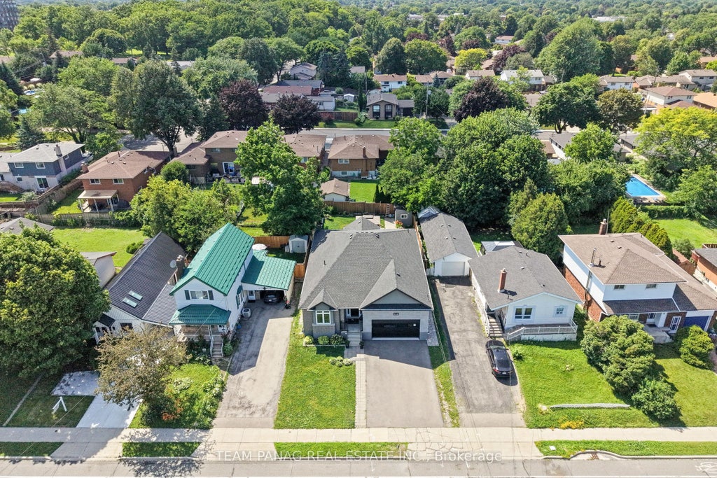 Photo of 646 West 5th Street, Hamilton, ON L9C 3R2 (MLS # X13538896)