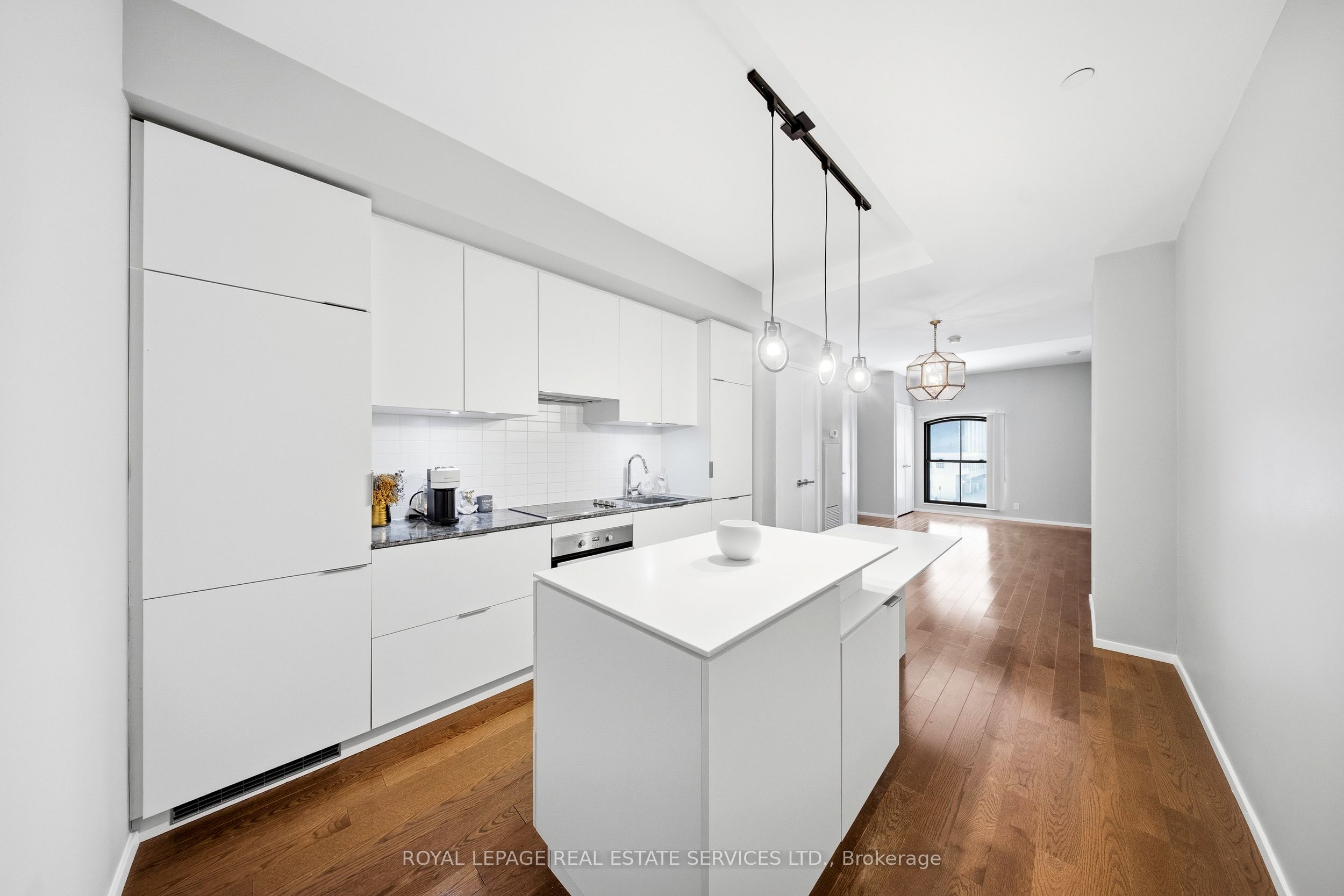 5 st joseph Street 208