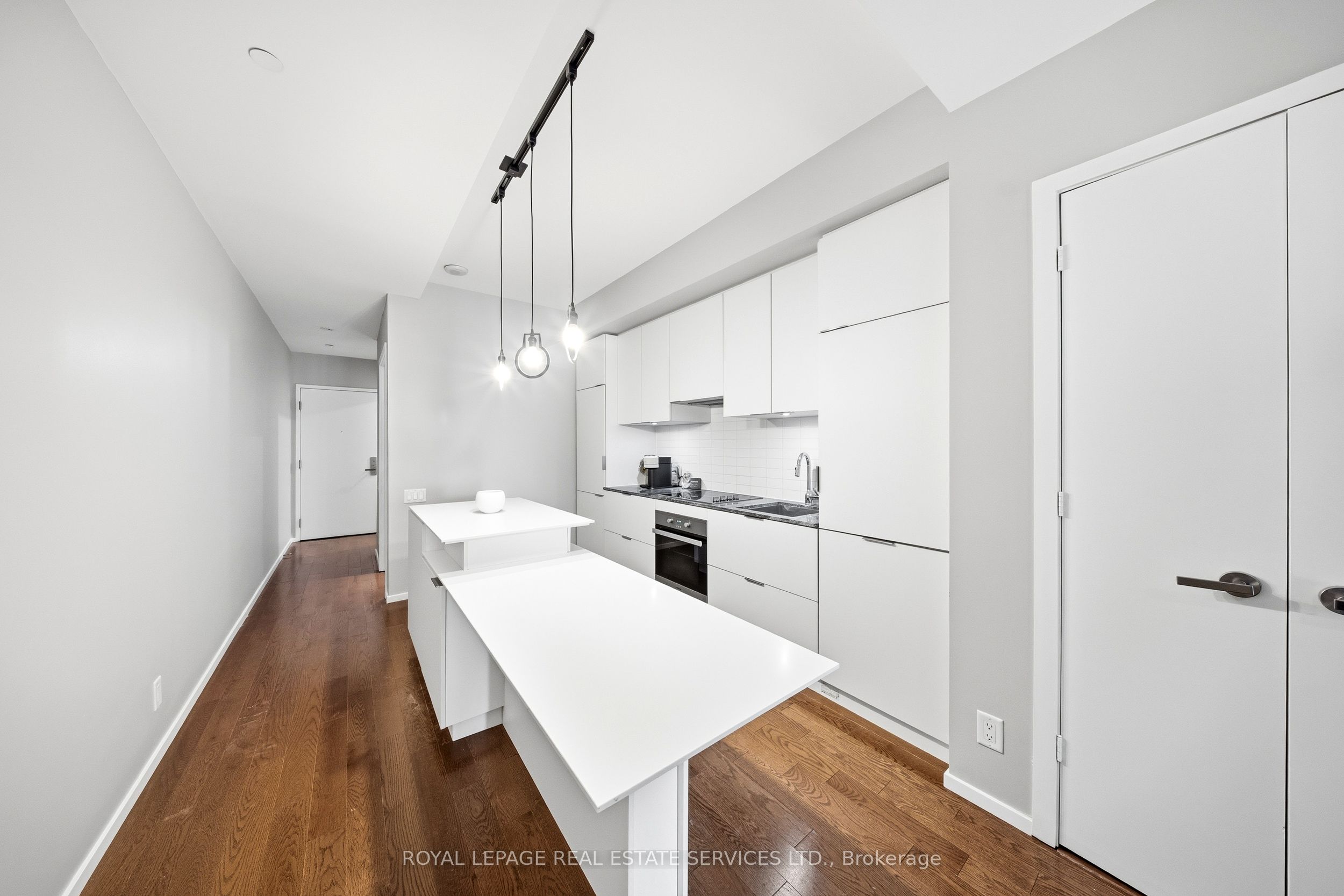 5 st joseph Street 208