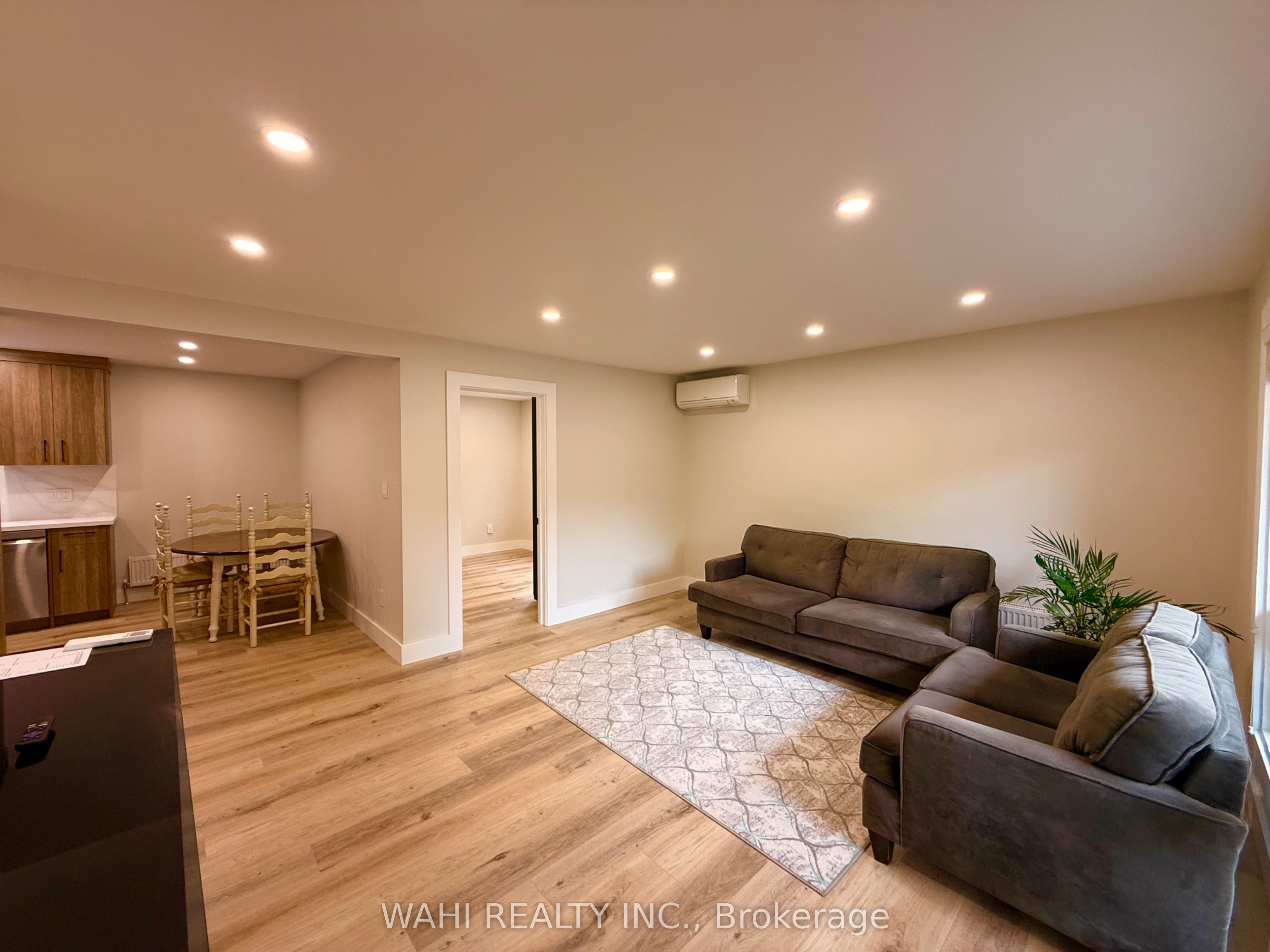 24 Lloyd George Avenue UNIT 2