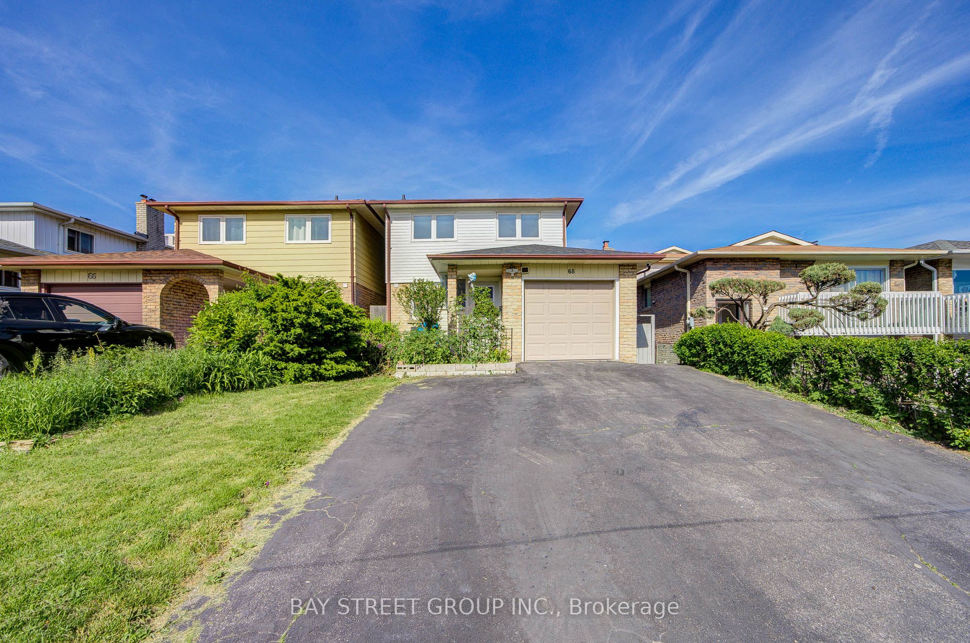 Photo 1 of 32 — 68 Kimroy Grove, Toronto, ON M1S 4E3