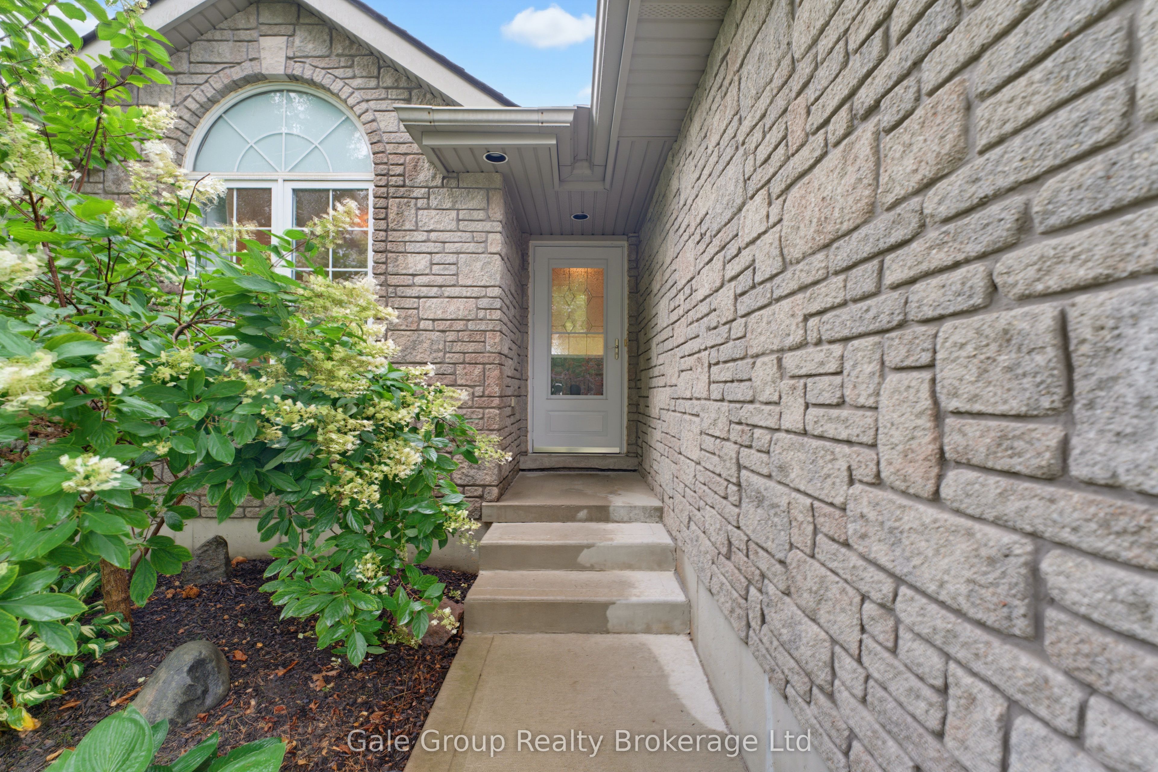 471 Ontario Street