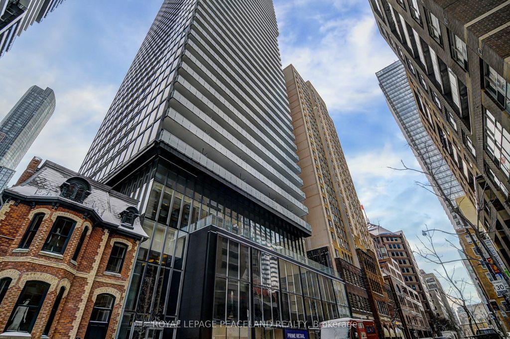 Photo of 15 Grenville Street #808, Toronto, ON M4Y 0B9 (MLS # C13087962)