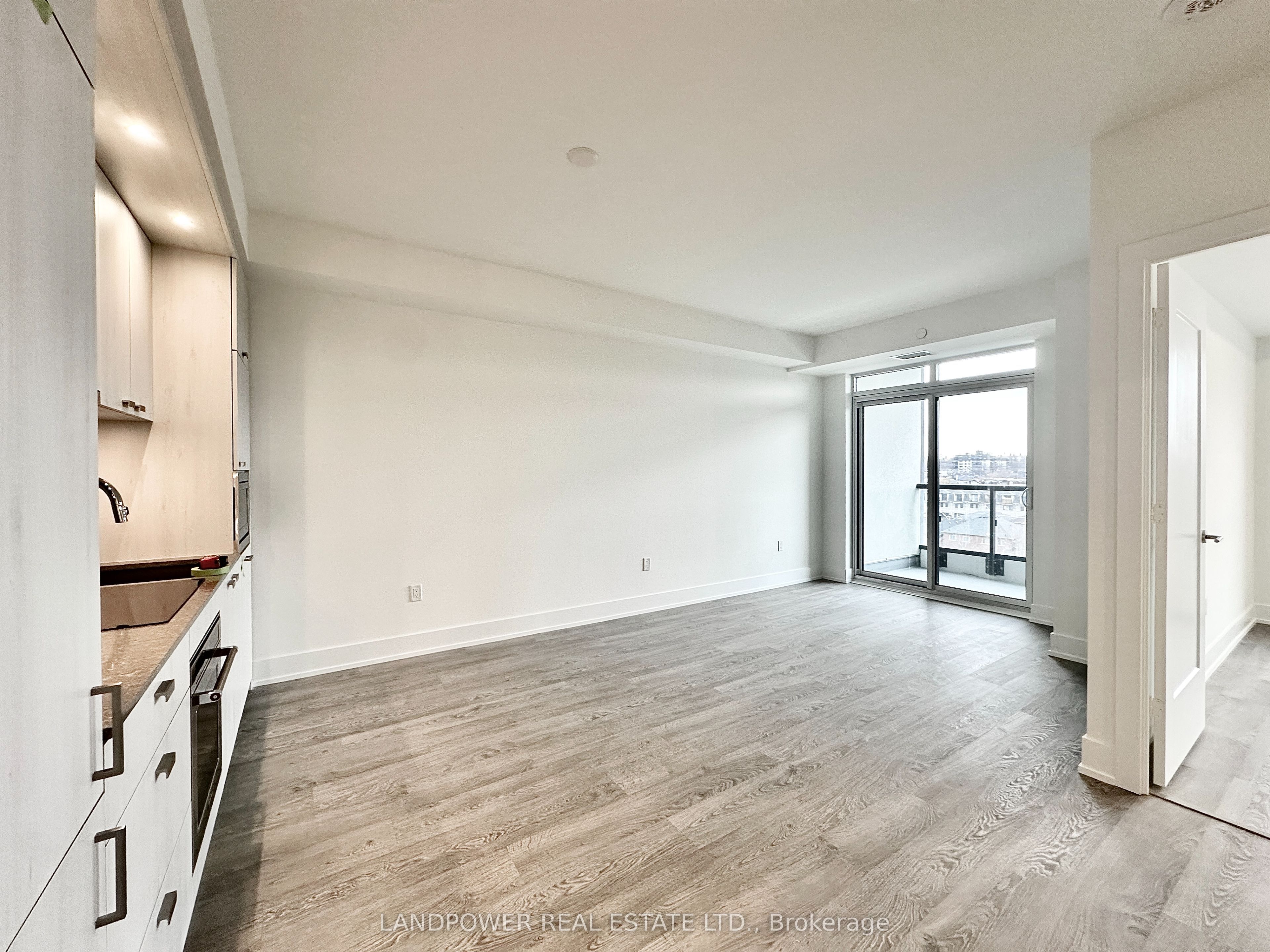 858 Dupont Street 612